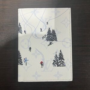 Louis Vuitton White Ski Scene Passport Cover